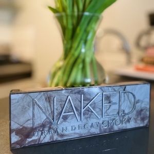 Urban Decay Naked Smoky Eyeshadow Palette